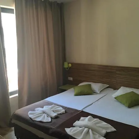 Flower Street Provides With Free Wifi, Air Conditioning Casa vacanze Sunny Beach