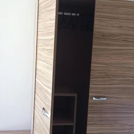 Flower Street Provides With Free Wifi, Air Conditioning Слънчев бряг