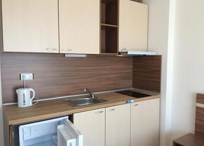 Flower Street Provides With Free Wifi, Air Conditioning *