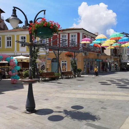 펜션 Flower Street Provides With Free Wifi, Air Conditioning *