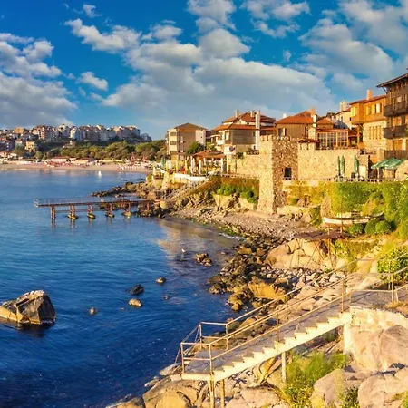 Flower Street Provides With Free Wifi, Air Conditioning *